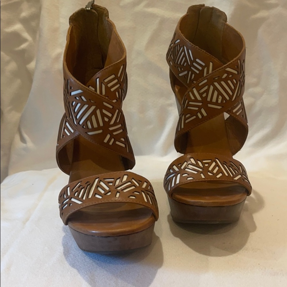 DVF wedges size 8.5 brown with white detail